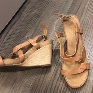 Aerosoles size 8 leather wedge sandals
